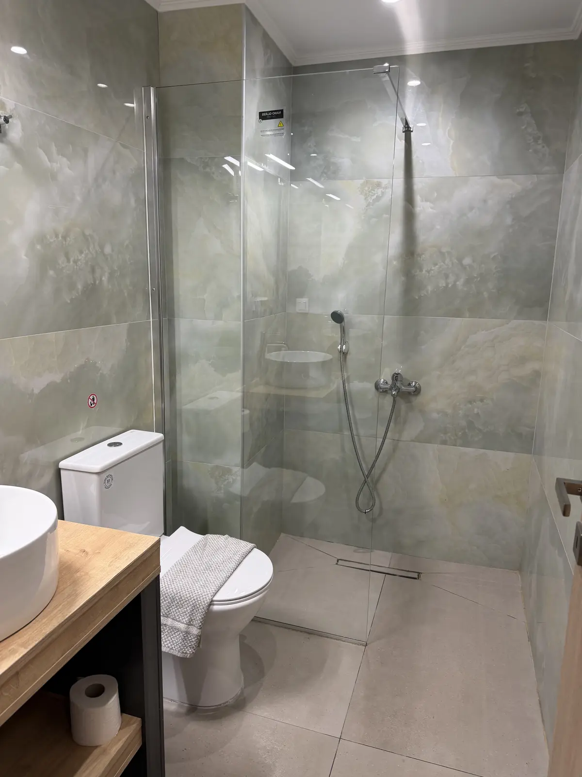 Elia Room